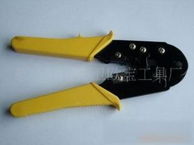 水晶头 网络世界的微型桥梁